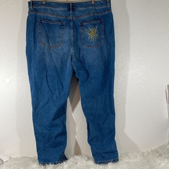 Forever 21 Womens Embroidered High Rise Tapered Hippie Mom Jeans Size 3X NEW - Picture 7 of 15
